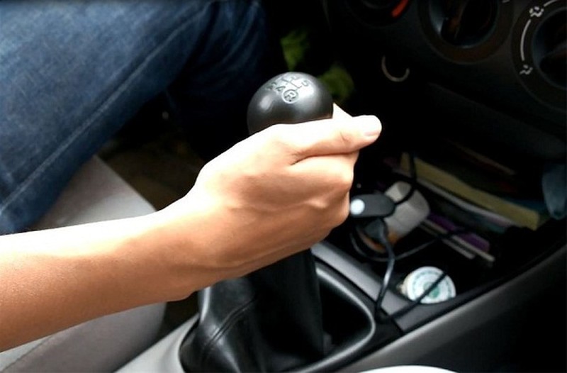 Dầu nhớt hộp số ô tô: Dấu hiệu và thời điểm thay thế chi tiết